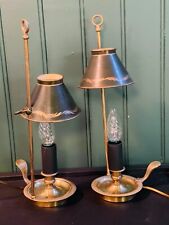 paire de lampe bouillotte en bronze doré, abat jour en tôle verte, style empire