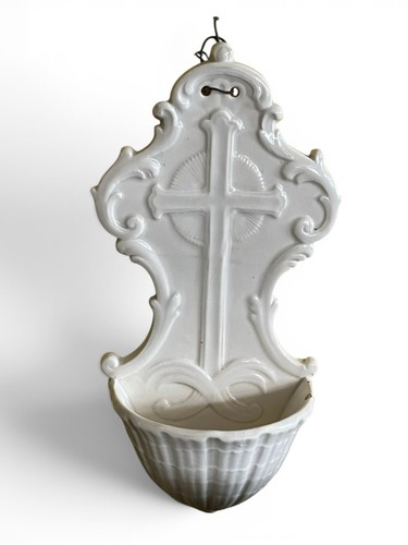 Objet religieux bénitier - objet, en