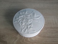 Boîte bijoux, autre, en biscuit de limoges Médard de Noblat décor florale