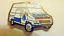 PIN'S VOITURE  / AMBULANCES  SMUR  / RARE