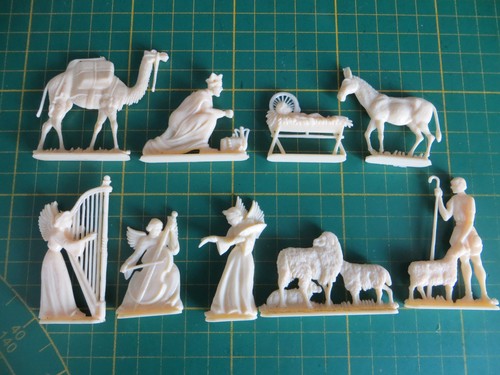 Figurines pub crèche - figurines,