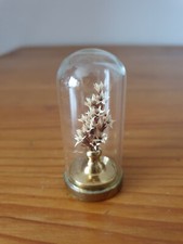 Miniature de fleurs sous cloche socle en cuivre 2x5 cm