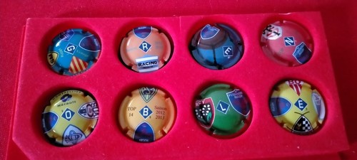 Une série capsules - , de