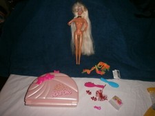 BARBIE VANITY MATTEL 1987 + poupée CUT N'STYLE 1994