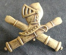 Insigne béret Chars de Combat – casque doré canons croisés – REF 5873