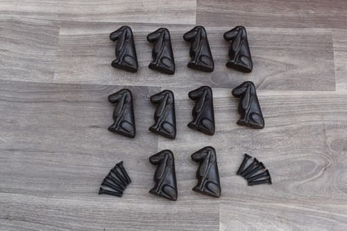 Boutons porte fonte - de, en