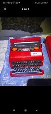 MACHINE A ECRIRE VALENTINE DE OLIVETTI PAR ETTORE