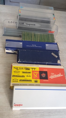 Lot boîtes trains - ho, 8