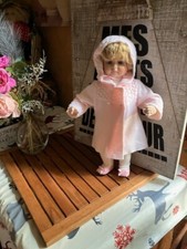 ensemble complet neuf  poupee