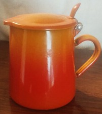 Ancienne Cafetière/Théière en Tôle Émaillée Orange. Bon état. Hauteur 16 cm