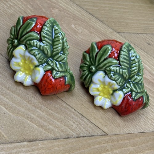 Vintage ceramic strawberry - vintage,