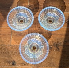 RARE SÉRIE DE TROIS TULIPES EZAN OPALESCENT BLEU FLORAL 