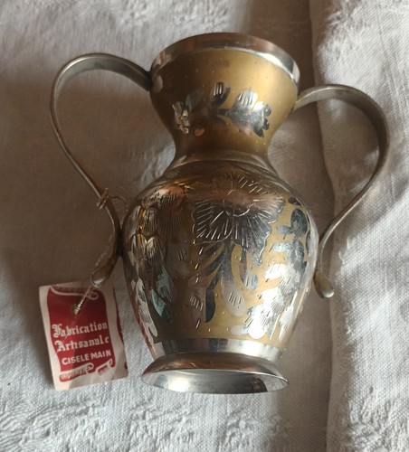 Vase métal ciselé mains - vase, métal,