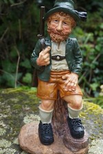 825.1115 FIGURINE HUMOUR CHASSEUR RETRO CHASSE LAPIN BICHE SANGLIER  FUNNY  21CM