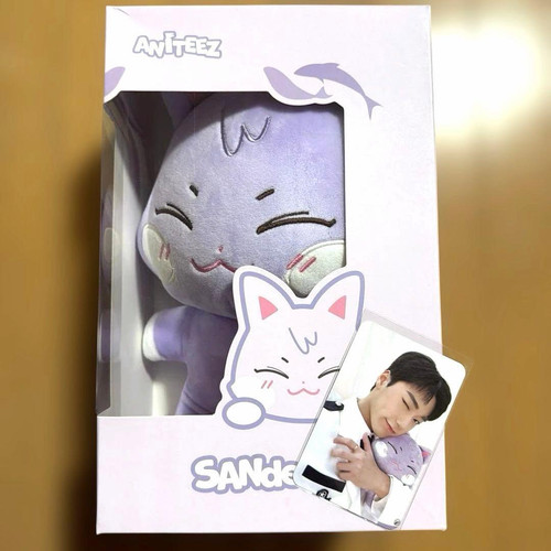 Peluche officielle poupée pop