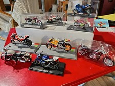 LOT DE 9 MOTOS 1/18 ET 1/24