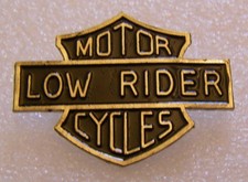 pin's HD HARLEY DAVIDSON LOGO LOW RIDER vintage pin badge