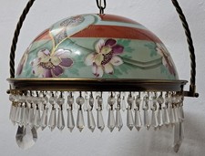 Ancienne lampe, ballon opaline très décoré