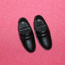 Paire de chaussures noires pour Ken / poupée Barbie Mattel vintage