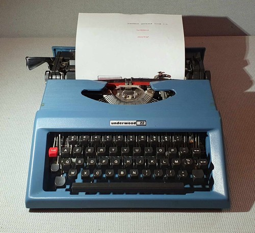 Machine écrire underwood - à,