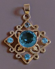 Superbe pendentif argent topaze bleu silver pendant