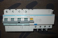 DISJONCTEUR TETRA HMK499