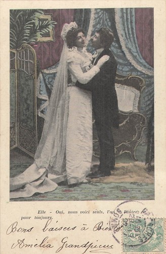 Couple maries dans chambre - couple,