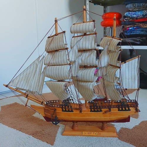 Superbe maquette bois du - superbe,