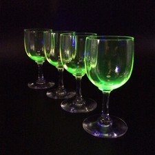 Série quatre verres à vin