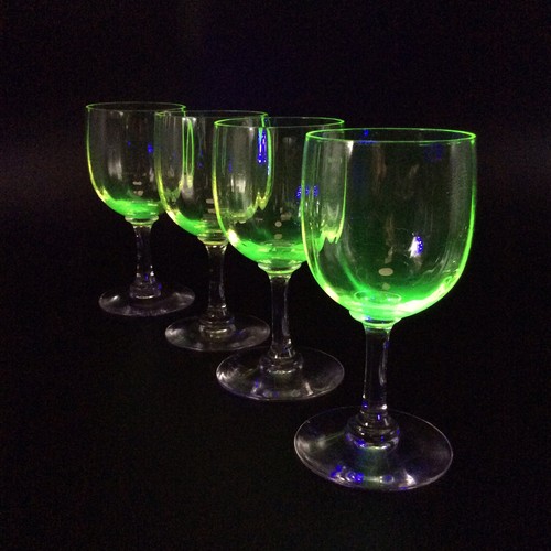 Série quatre verres vin - série,