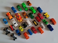 29 véhicules, voitures -