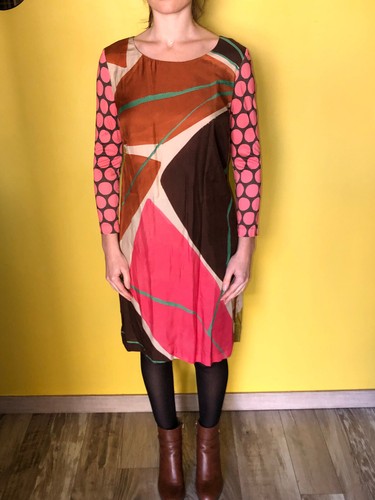 Jolie robe satinée - robe,