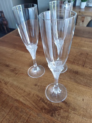 Flute champagne en cristal - a,