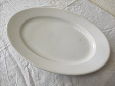 Ancien Plat de service en céramique ovale blanc  34 x 23cm