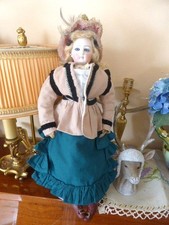 Très belle poupée parisienne