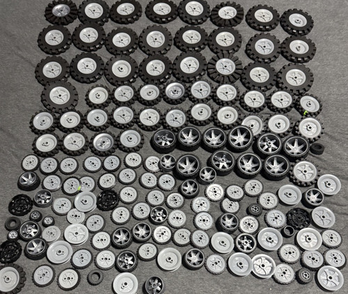 Huge lot 150 knex wheels - huge,