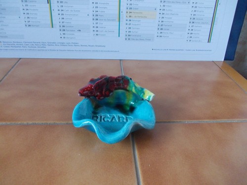 Ancien cendrier ricard - ancien,