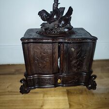 Ancien coffret Forêt Noire En Bois Sculpté cave à cigare Boite