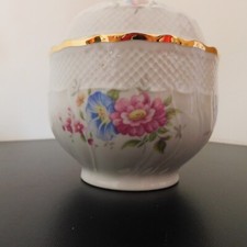 Bonbonnière en porcelaine