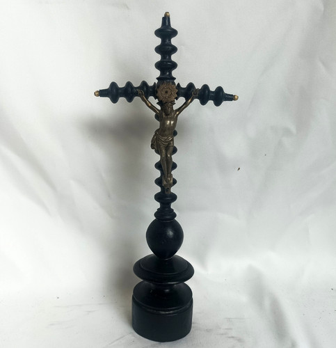 Crucifix bois tourné et - crucifix,