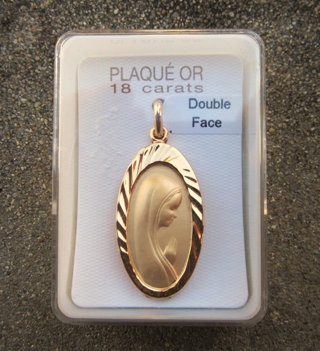 Belle médaille pendentif