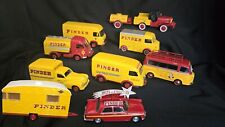 Collection en lot de 9 véhicules miniatures du cirque Pinder Altaya 1/43