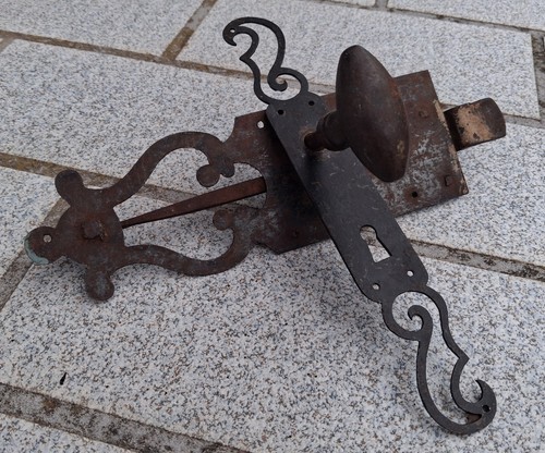 Ancienne serrure ressort - serrure,