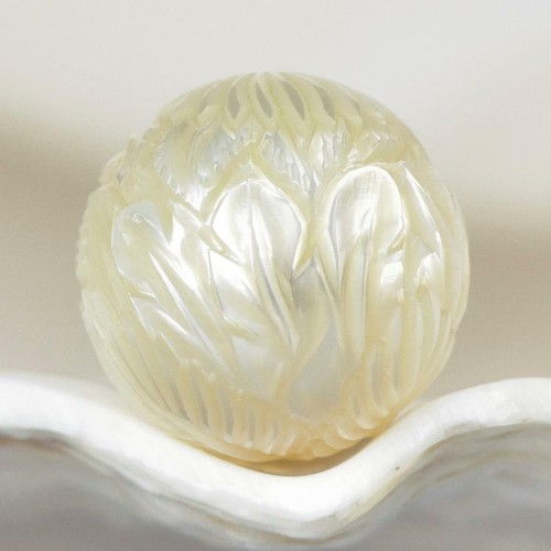 Perle ronde crème - perle, sculptée