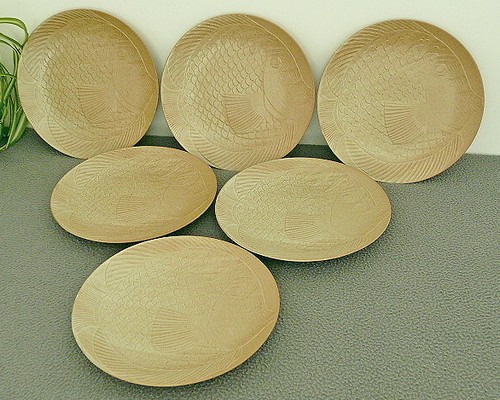 Assiettes plates à - 6,