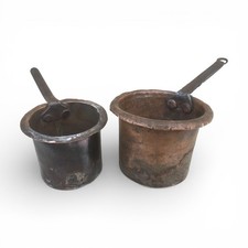 2 anciens récipients en