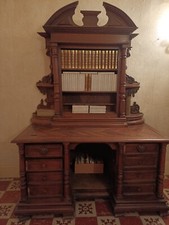 très beau secrétaire