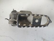 UN CALE PIED REPOSE PIED GAUCHE PILOTE AVANT YAMAHA 125 WRX WR125X WR125R WR-X