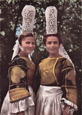 29 POULDREUZIC COSTUME BIGOUDEN