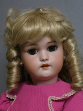 Poupée ancienne: Ravissante